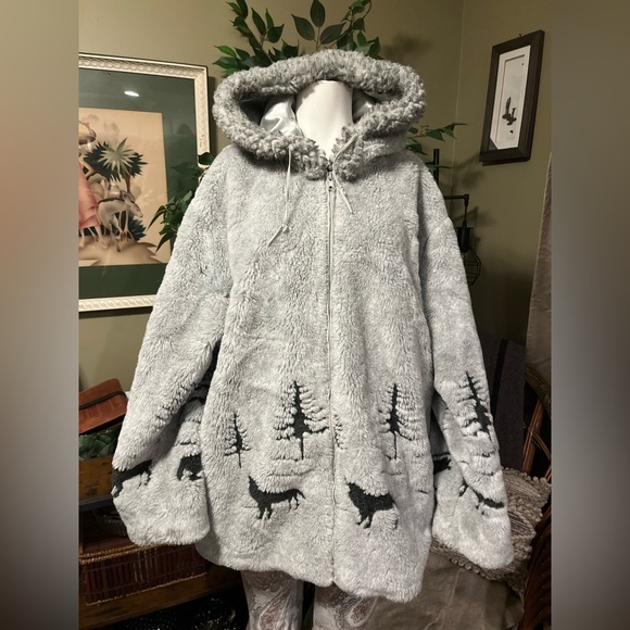 Northern Lifestyles Jackets & Blazers - Northern Lifestyles Gray Hooded Jacket with Animal Print